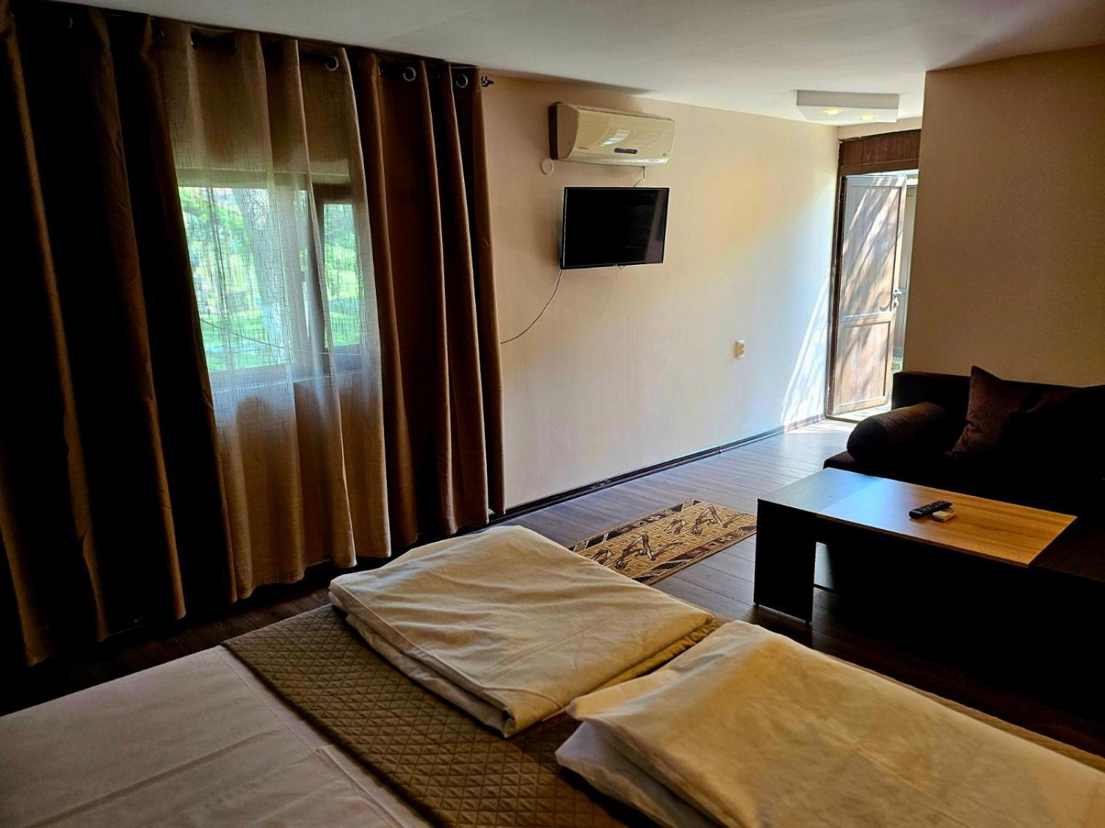 Orehite-Family Hotel ,Food & Pool Bozsicsen Kültér fotó