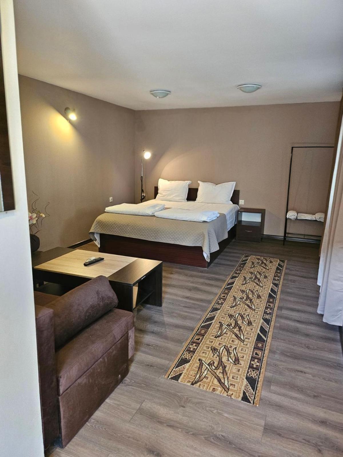 Orehite-Family Hotel ,Food & Pool Bozsicsen Kültér fotó