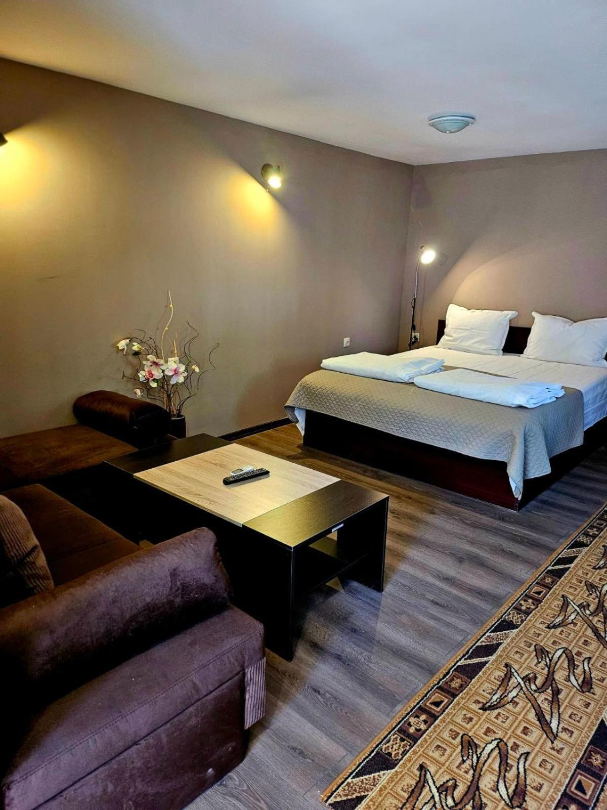 Orehite-Family Hotel ,Food & Pool Bozsicsen Kültér fotó