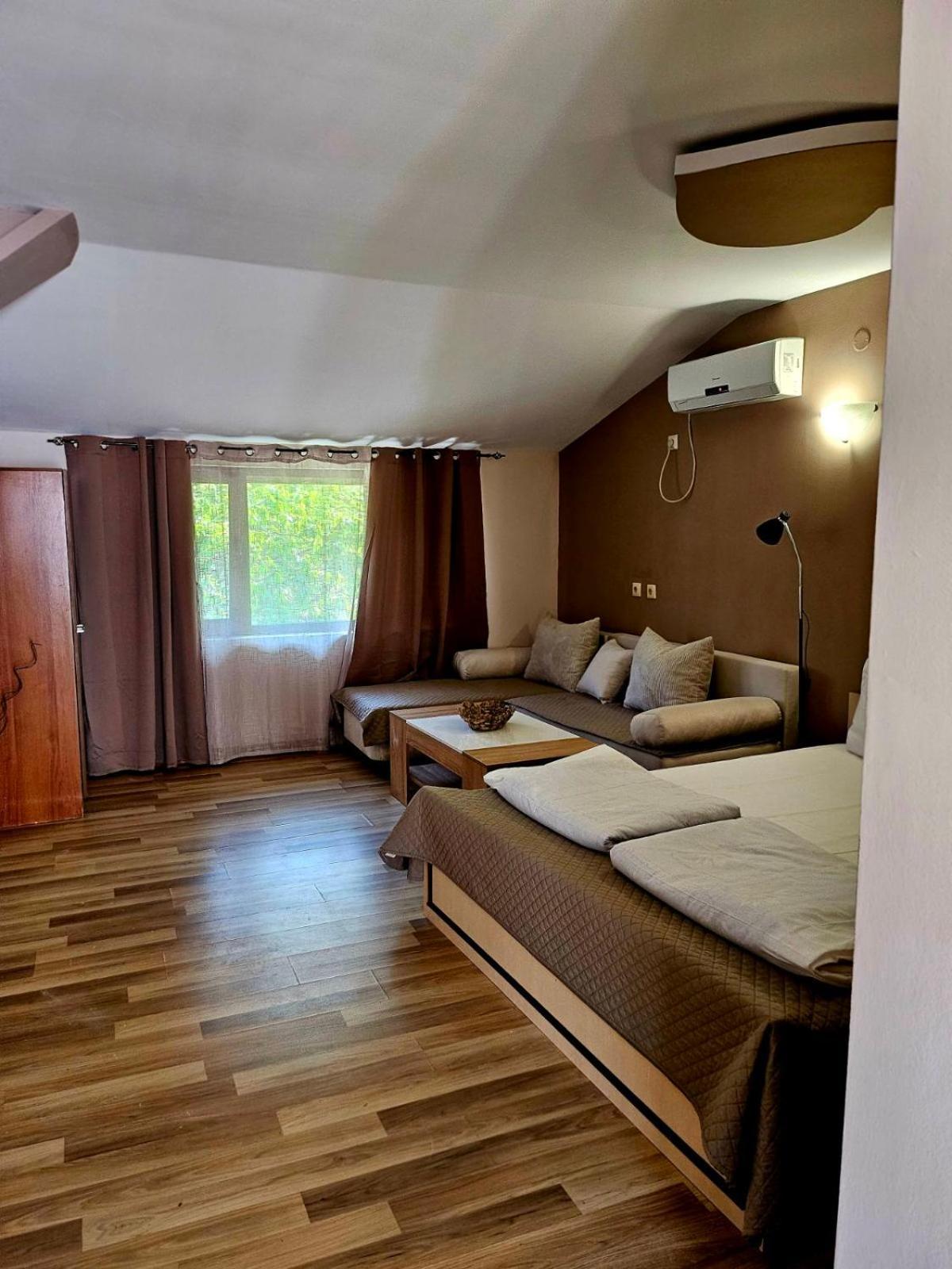 Orehite-Family Hotel ,Food & Pool Bozsicsen Kültér fotó