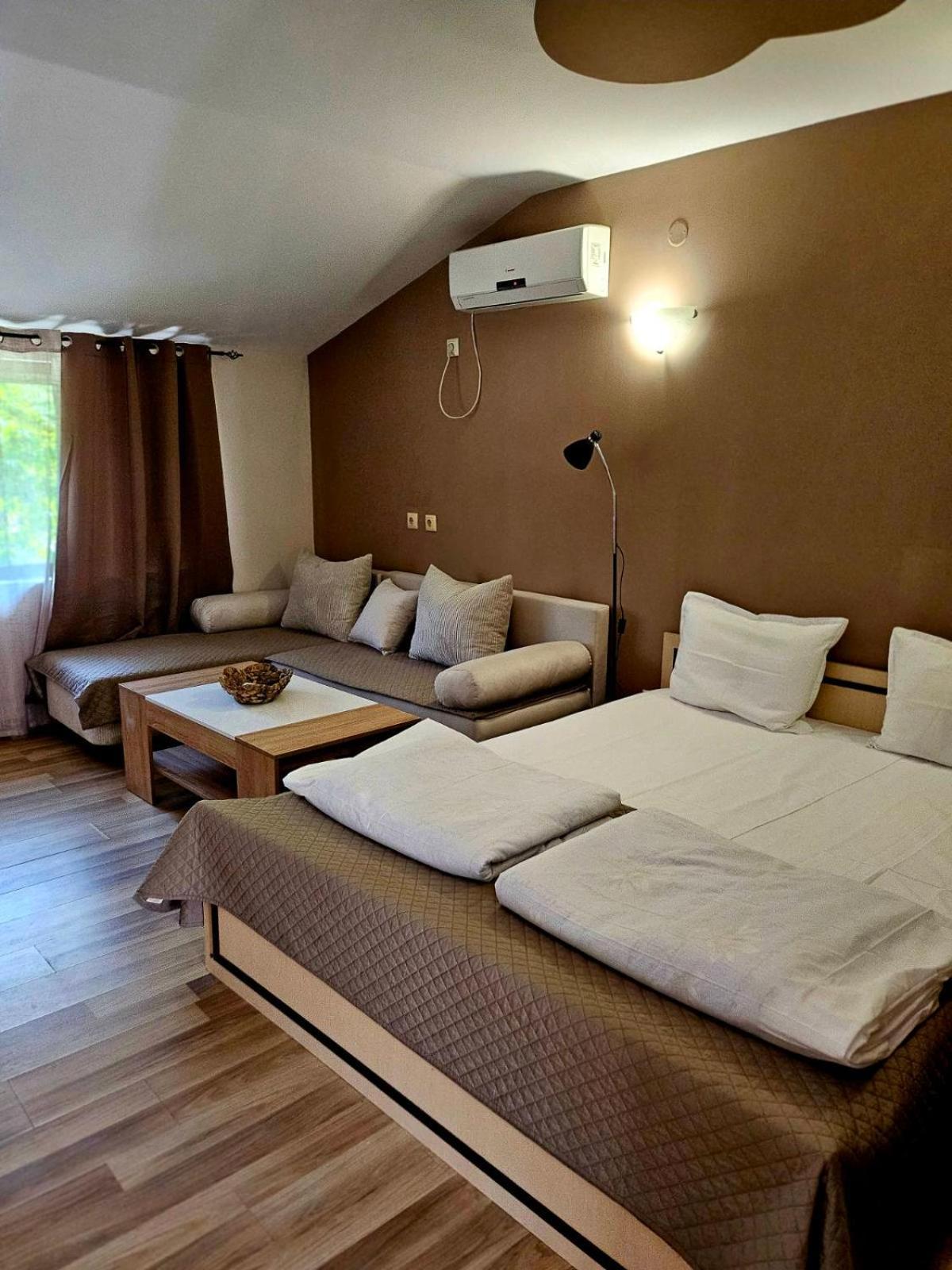Orehite-Family Hotel ,Food & Pool Bozsicsen Kültér fotó